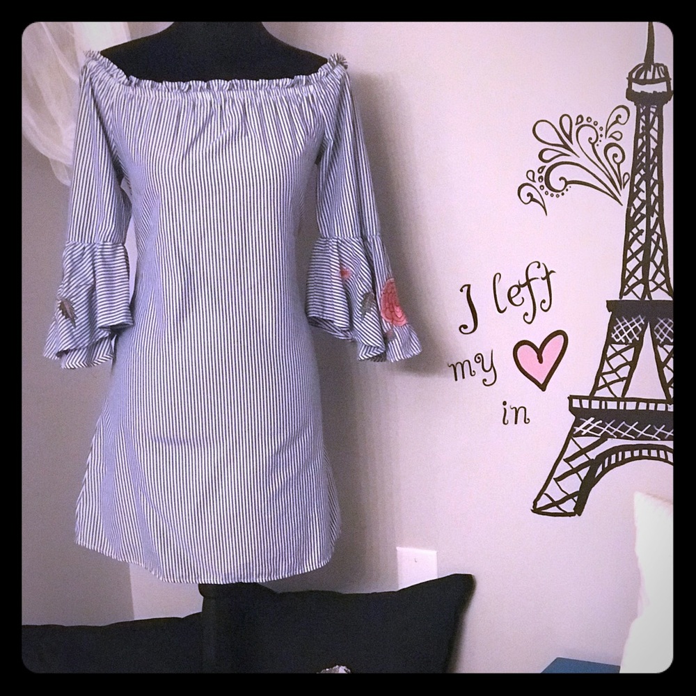 Size S off the shoulder summer dress